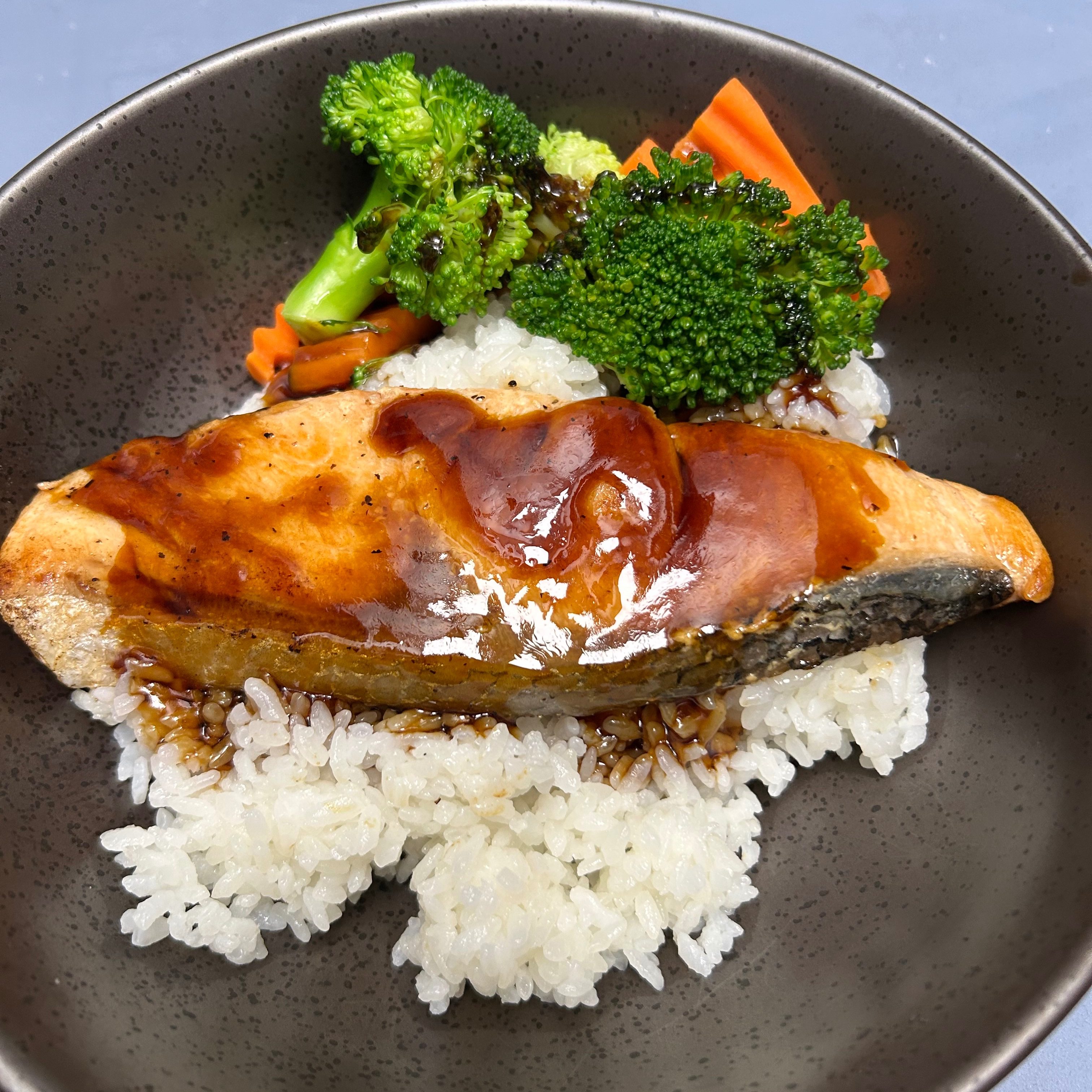 (L) Teriyaki Bowl.